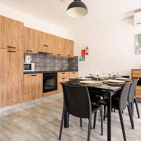 F11 Modern And Bright In Malta Apartment *