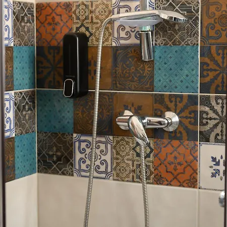 F11 Modern And Bright In Malta *