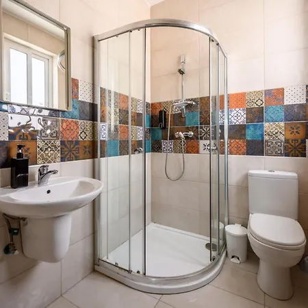 F11 Modern And Bright In Malta *