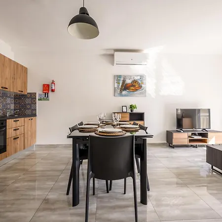 F11 Modern And Bright In Malta *