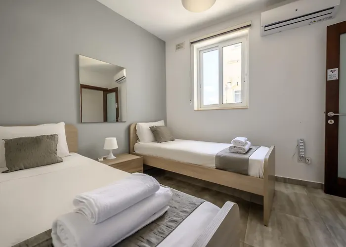 F11 Modern And Bright In Malta Msida