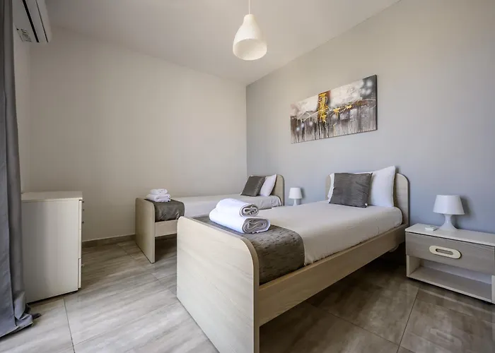 F11 Modern And Bright In Malta Msida