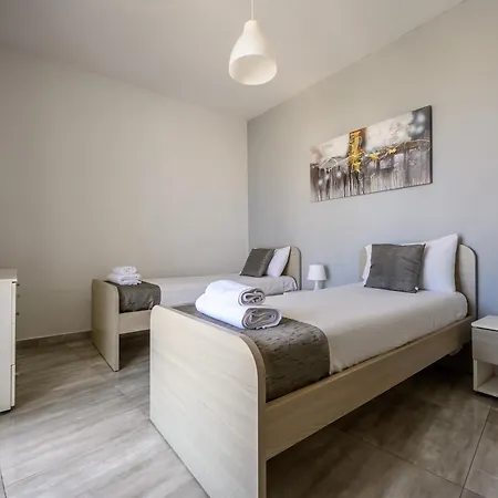 F11 Modern And Bright In Malta Msida