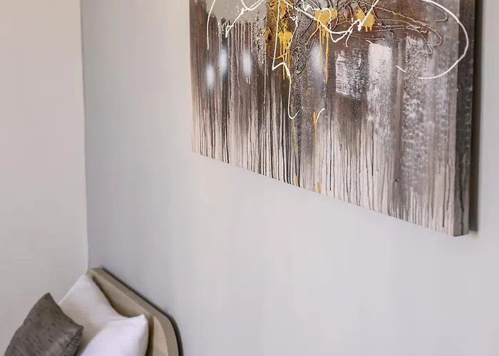 F11 Modern And Bright In Malta Msida