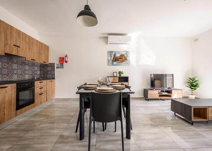 F11 Modern And Bright In Malta *